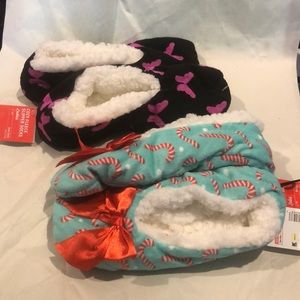 Cozy slippers. Set of 2